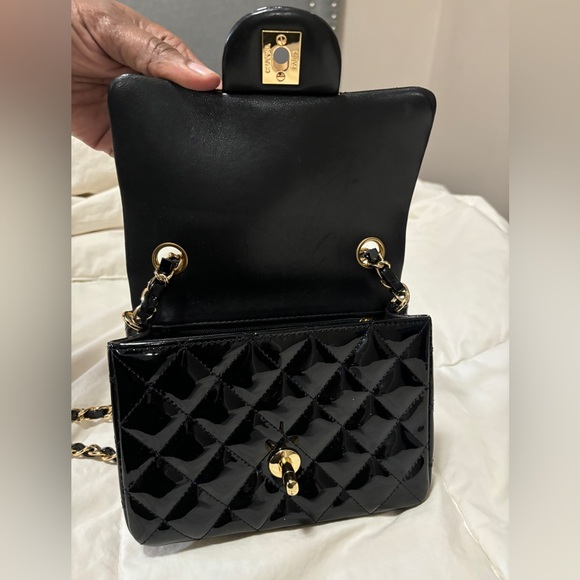 Chanel mini flap patent leather bag - Picture 2 of 11